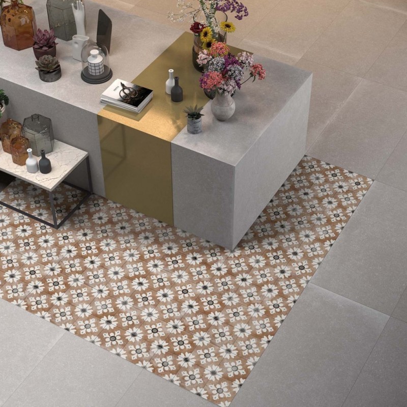 Gạch trang trí màu nâu trắng, họa tiết đối xứng làm điểm nhấn cho không gian nhà bếp người mệnh Kim