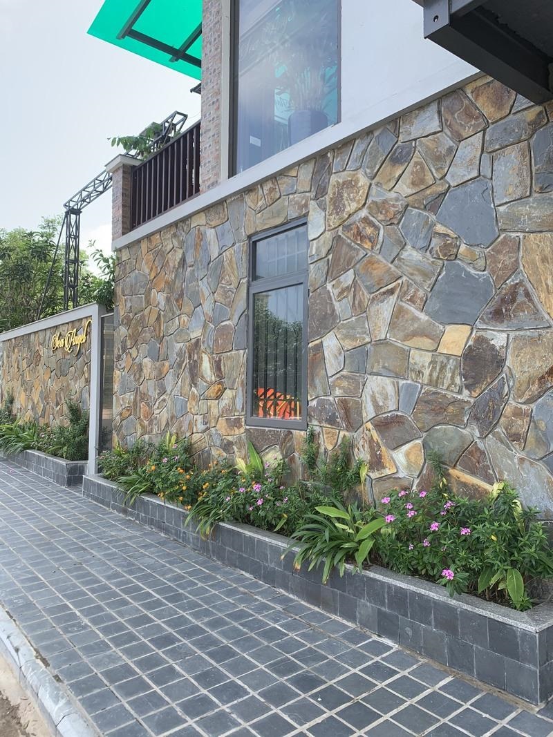 Gạch ốp tường rào giả đá (Nguồn: Sưu tầm)