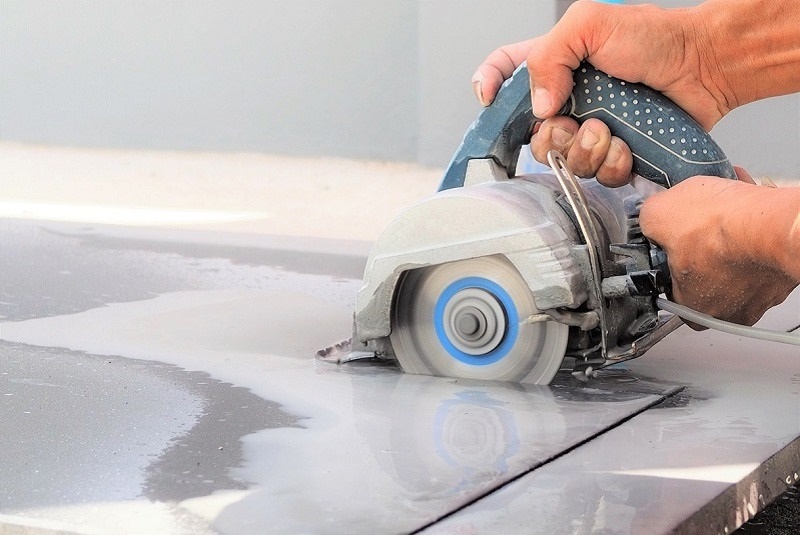 Cách xử lý gạch lát nền bị ộp do gạch bị vỡ (Nguồn: Sưu tầm)