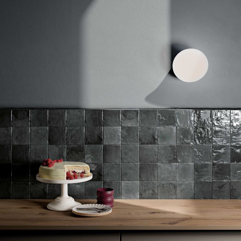 Gạch mosaic đen xám trang trí nhà bếp