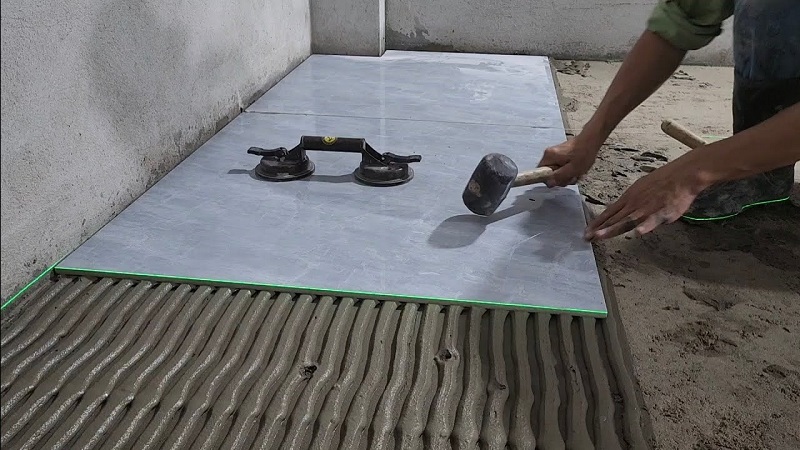 Thi công không đúng kỹ thuật cũng là nguyên nhân dẫn đến gạch lát nền bị phồng (Nguồn: Sưu tầm)