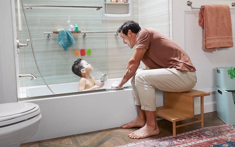 Không để trẻ em tắm một mình hoặc ở trong bồn nếu không có sự giám sát của người lớn (Nguồn: Sưu tầm)