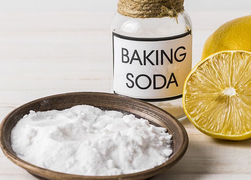 Tẩy xi măng bằng baking soda (Nguồn: Sưu tầm)