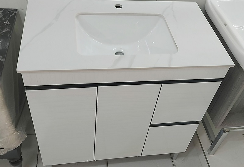 Tủ lavabo được thiết kế thông minh, tận dụng khoảng trống dưới bồn rửa mặt để làm nơi lưu trữ vật dụng (Nguồn: Sưu tầm)