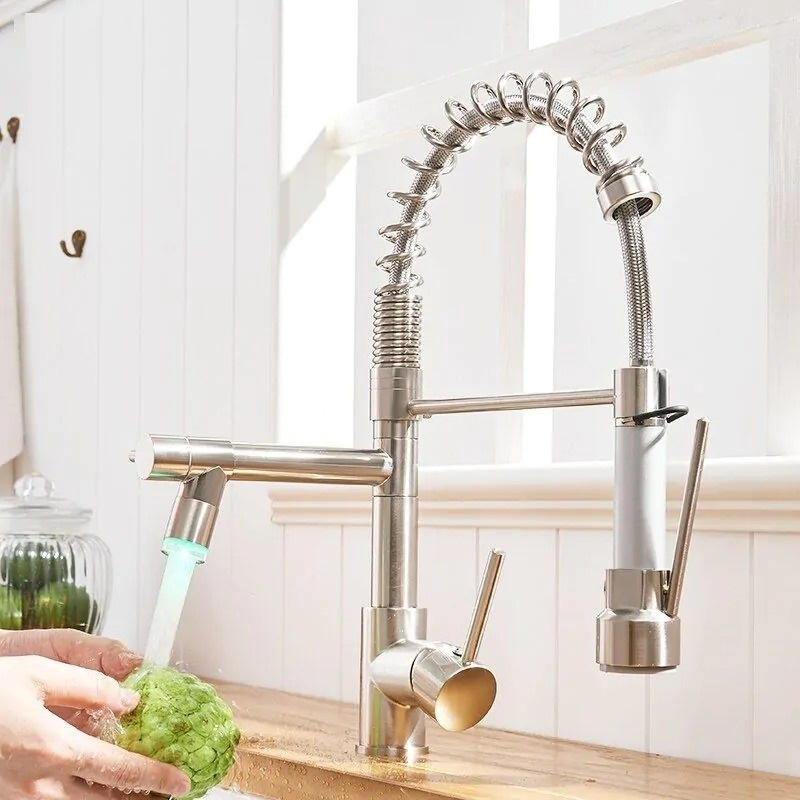 Vòi bếp nóng lạnh (Nguồn: Sưu tầm)