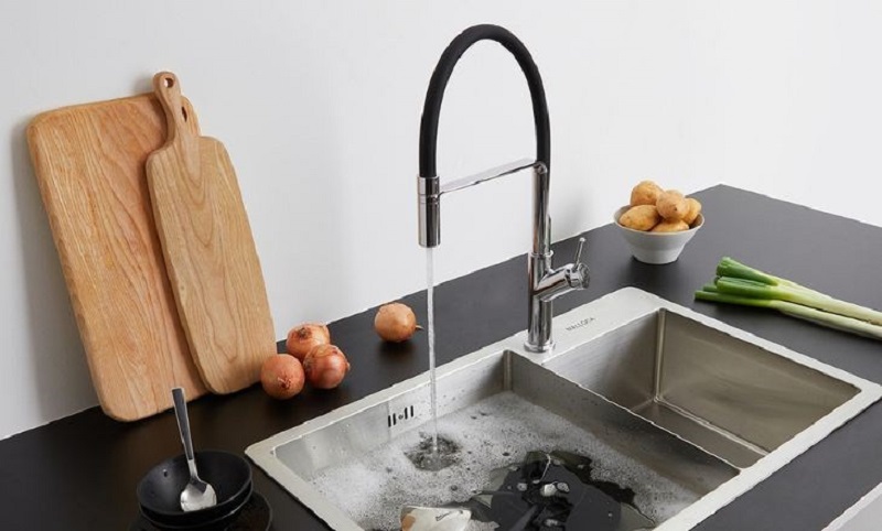 Vòi bếp nóng lạnh còn là trợ thủ đắc lực của người nội trợ (Nguồn: Sưu tầm)