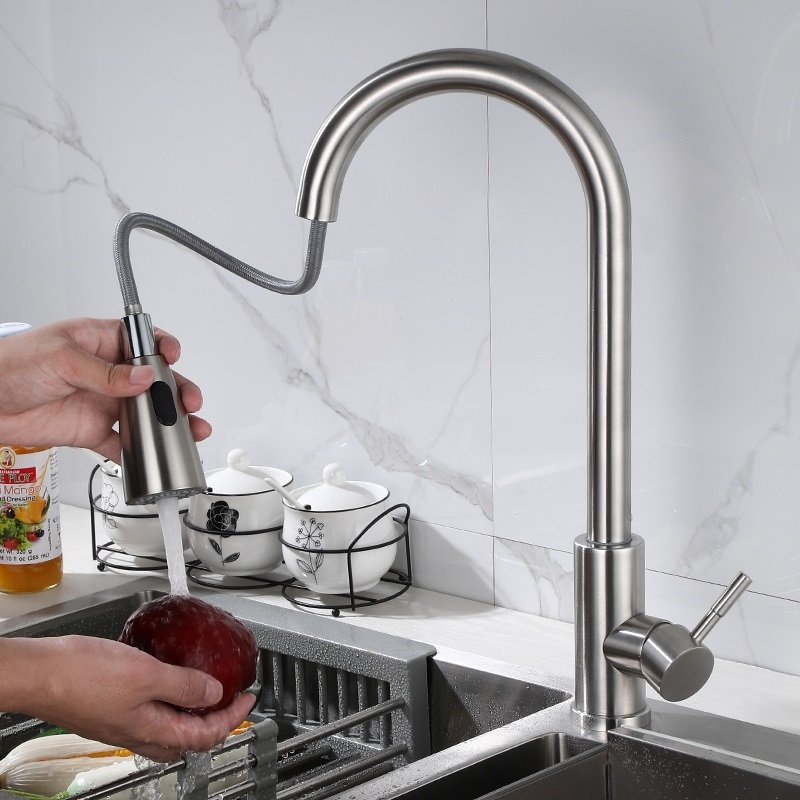 Vòi bếp nóng lạnh thường được lắp đặt tại bồn rửa bát, giúp người nội trợ có thể dễ dàng điều chỉnh sử dụng nước nóng, lạnh (Nguồn: Sưu tầm)